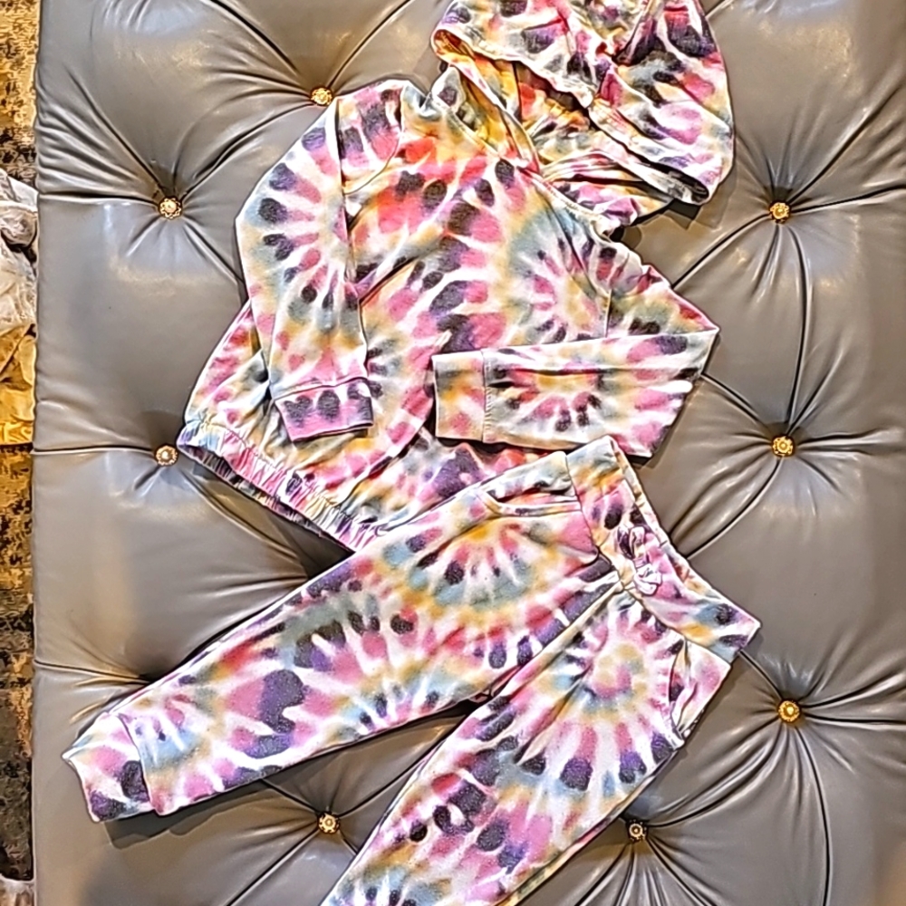 Girls tie dye hoodie and pant set